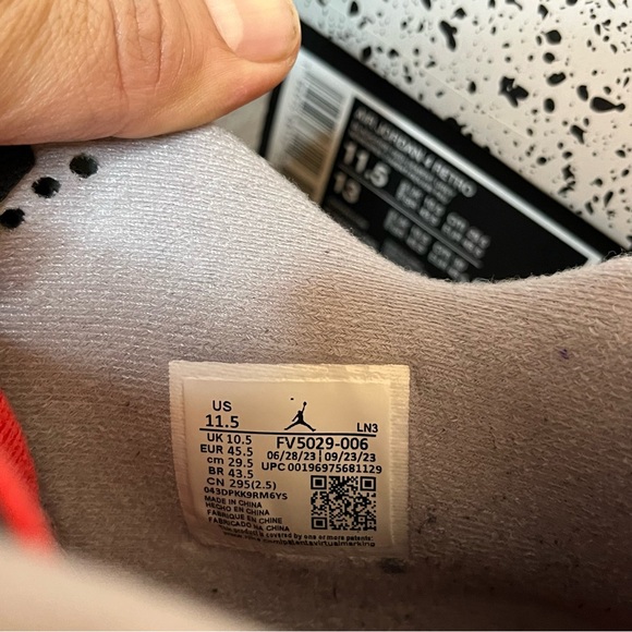 Air Jordan 4 Retro OG Bred Reimagined Black and Red Men’s basketball Sneakers - Picture 6 of 6